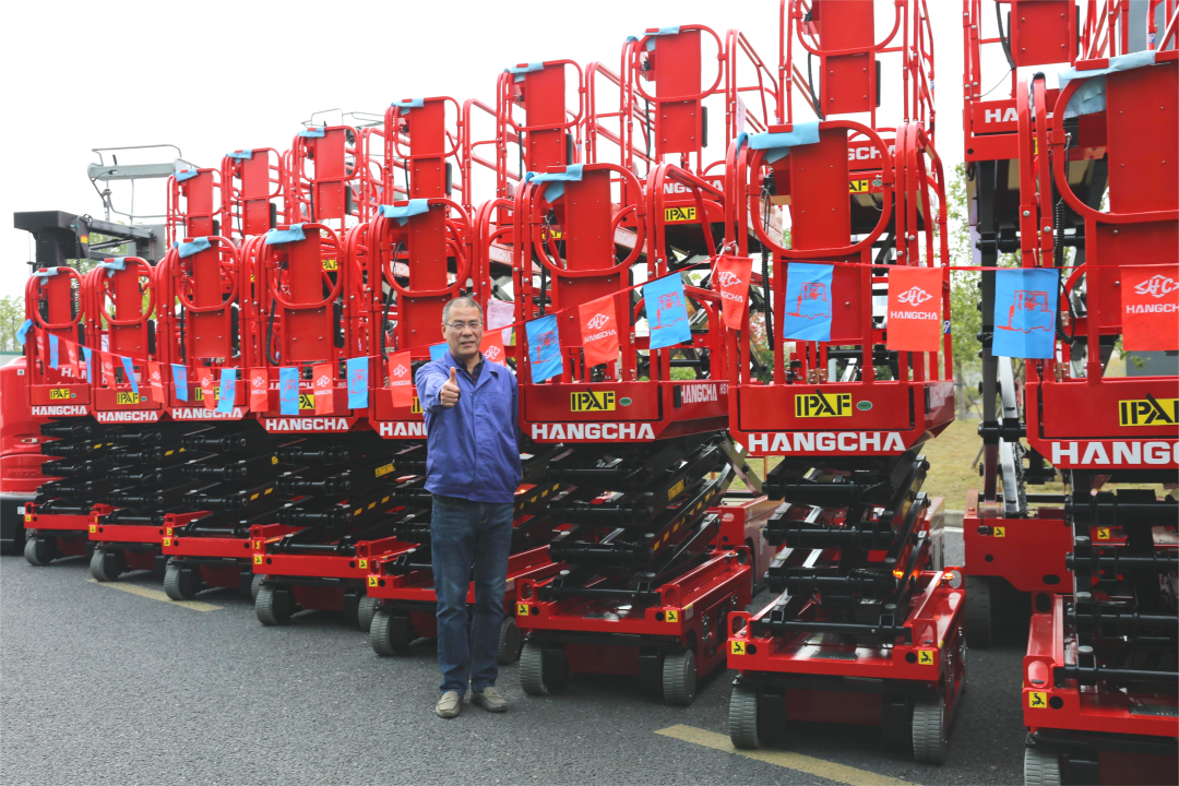 沙巴高空设备迎来大订单！首批升降车准备出发！(图4)